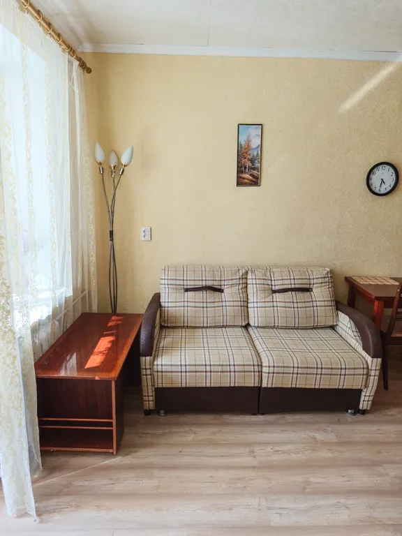 Квартира двухкомнатная в Нахимовском, 42 м², Севастополь — спальня, фото 3