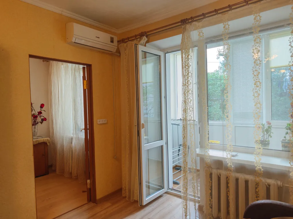 Квартира двухкомнатная в Нахимовском, 42 м², Севастополь — спальня, фото 4