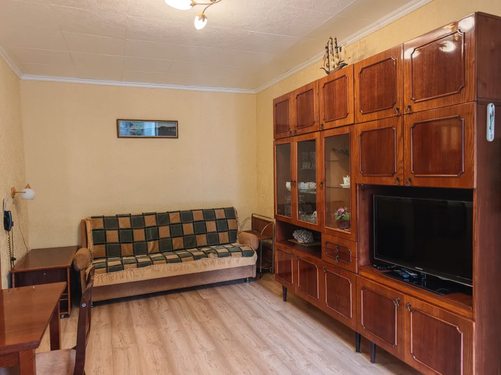 Квартира двухкомнатная в Нахимовском, 42 м², Севастополь — спальня, фото 5
