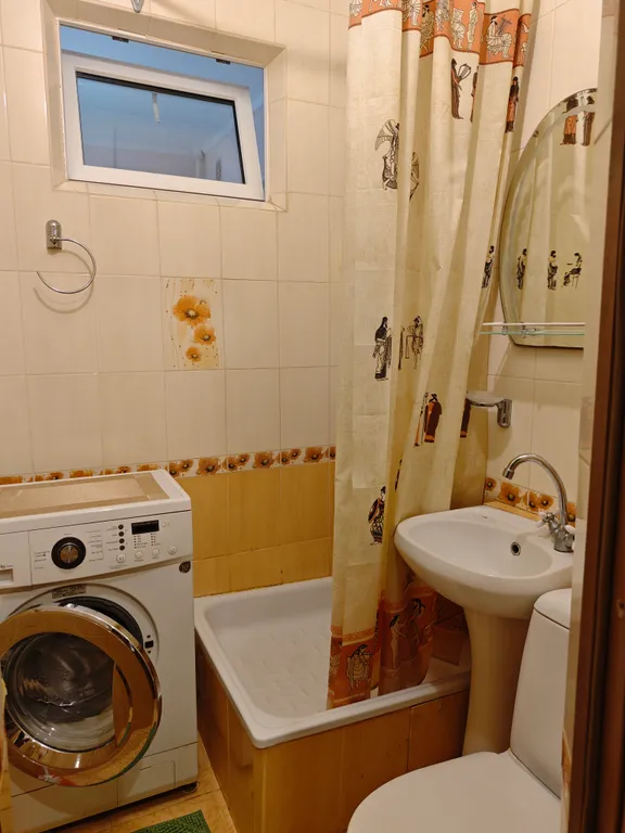Квартира двухкомнатная в Нахимовском, 42 м², Севастополь — ванная комната