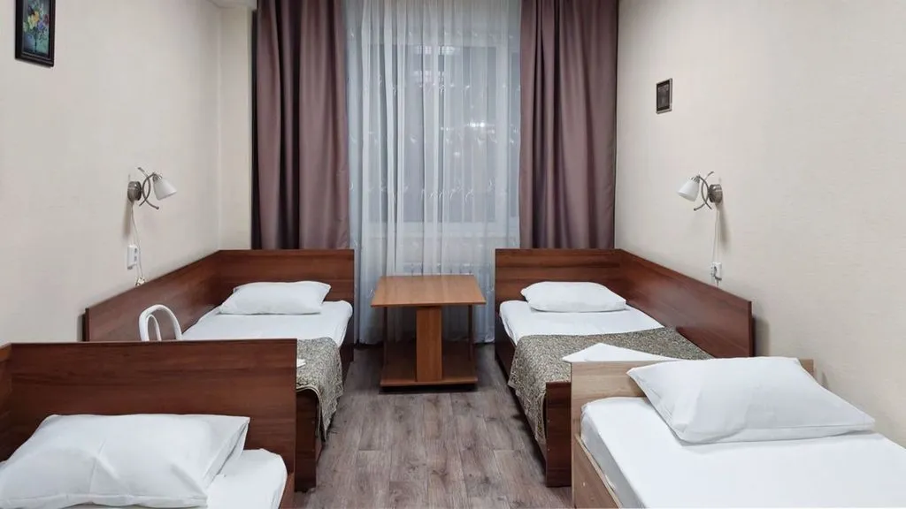Четырёхместный номер стандарт — Smart Hotel Миасс, фото 1 из 4