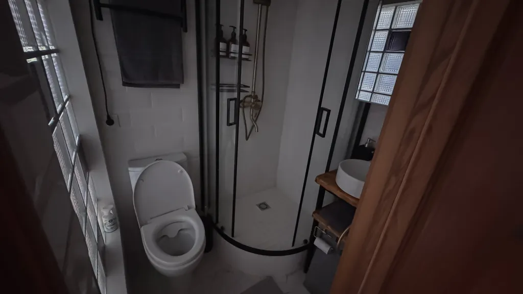 Квартира двухкомнатная на улице Ленина, 49 м², Смоленск — ванная комната, фото 4