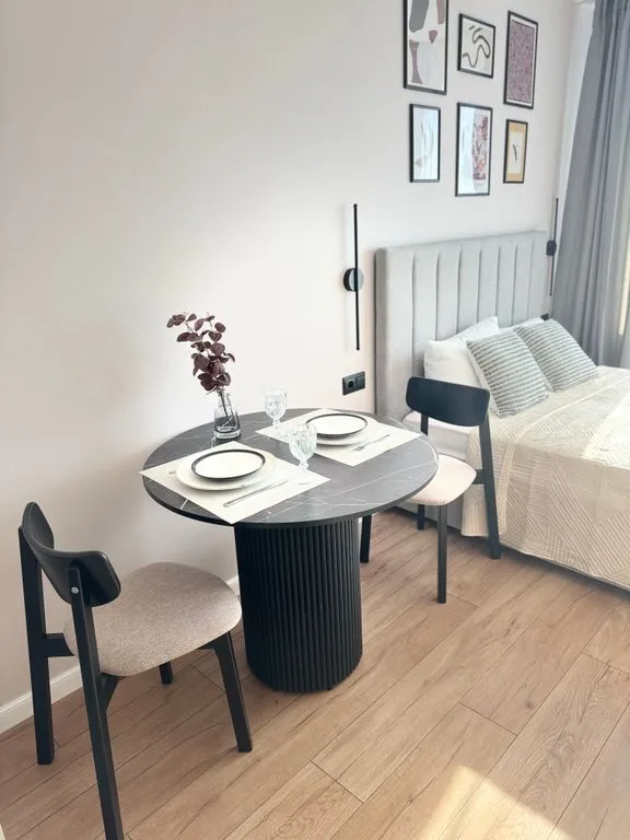 Апартаменты ЛАФА5 с лоджией для  1-2 человек