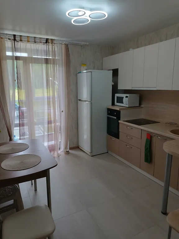 Квартира двухкомнатная на улице Генерала Судакова, 50 м², Петрозаводск — фото 3