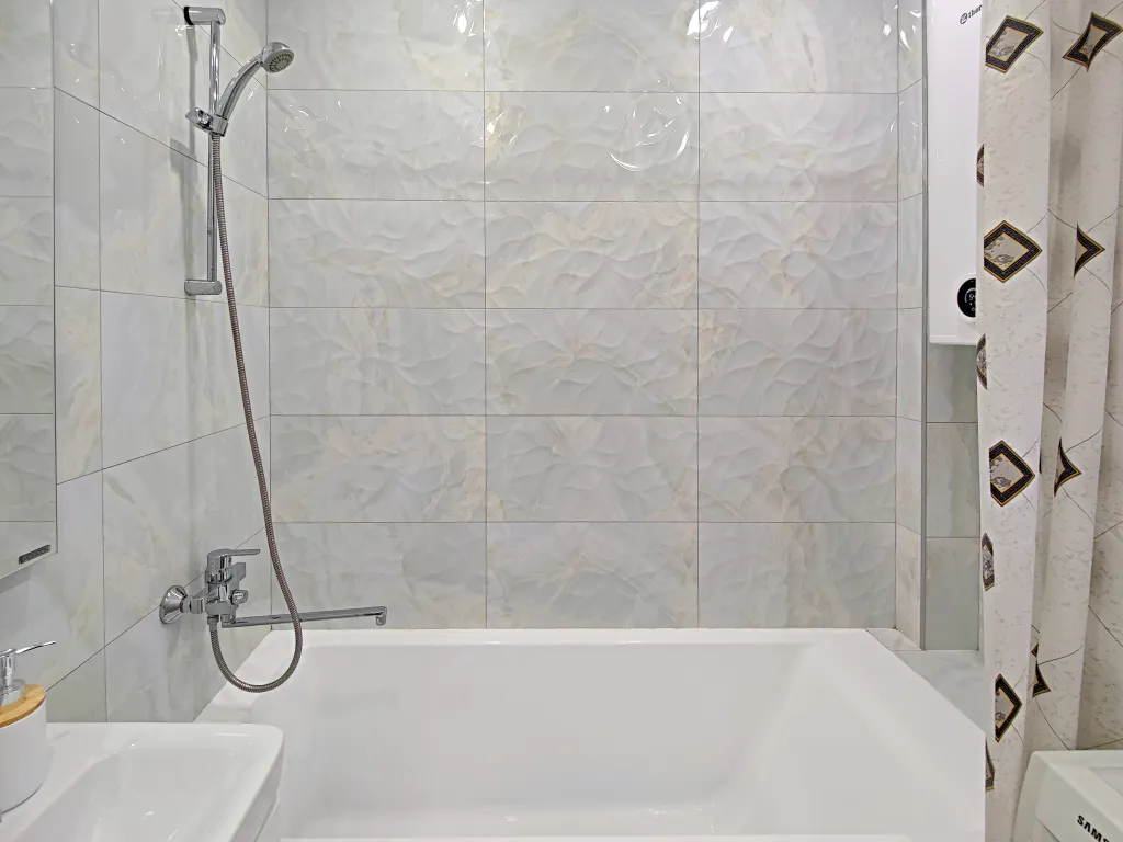 Квартира однокомнатная в Промышленном, 42 м², Самара — ванная комната, фото 4