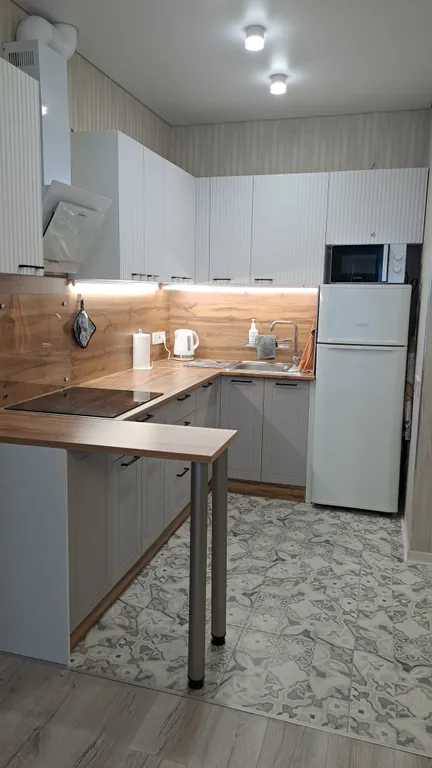 Квартира однокомнатная на улице Привокзальной, 42 м², Ростов-на-Дону — кухня, фото 4