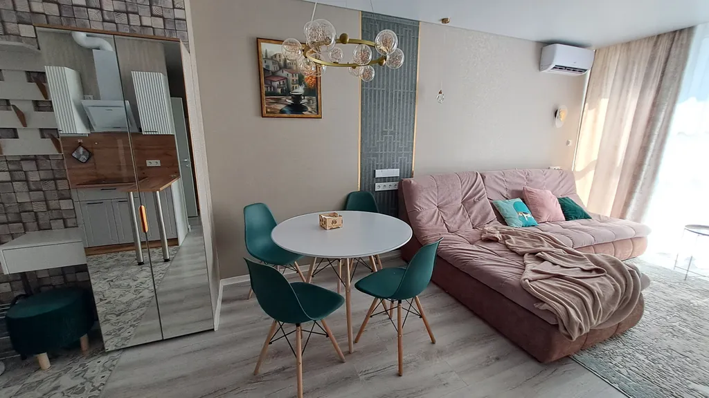 Квартира однокомнатная на улице Привокзальной, 42 м², Ростов-на-Дону — спальня, фото 2