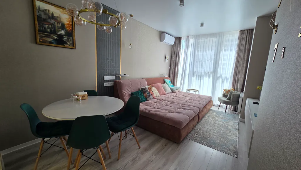 Квартира однокомнатная на улице Привокзальной, 42 м², Ростов-на-Дону — спальня, фото 10