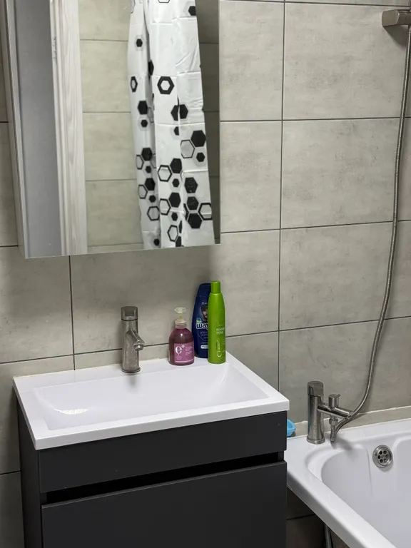 Квартира двухкомнатная на улице Чебоксарской, 60 м², Канаш — ванная комната, фото 2