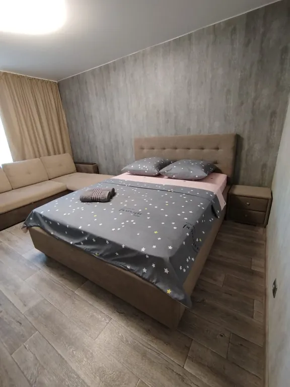 Квартира однокомнатная в Кировском, 38 м², Саратов — спальня, фото 3