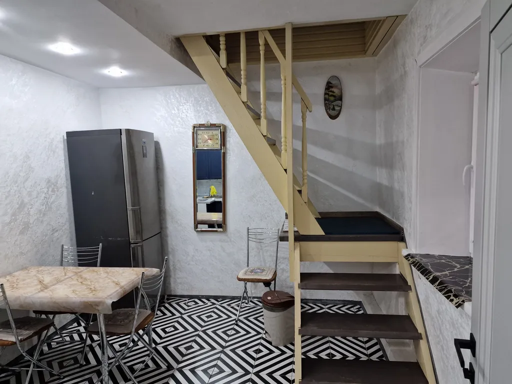 Квартира двухкомнатная в Куйбышевском, 47 м², Иркутск — кухня