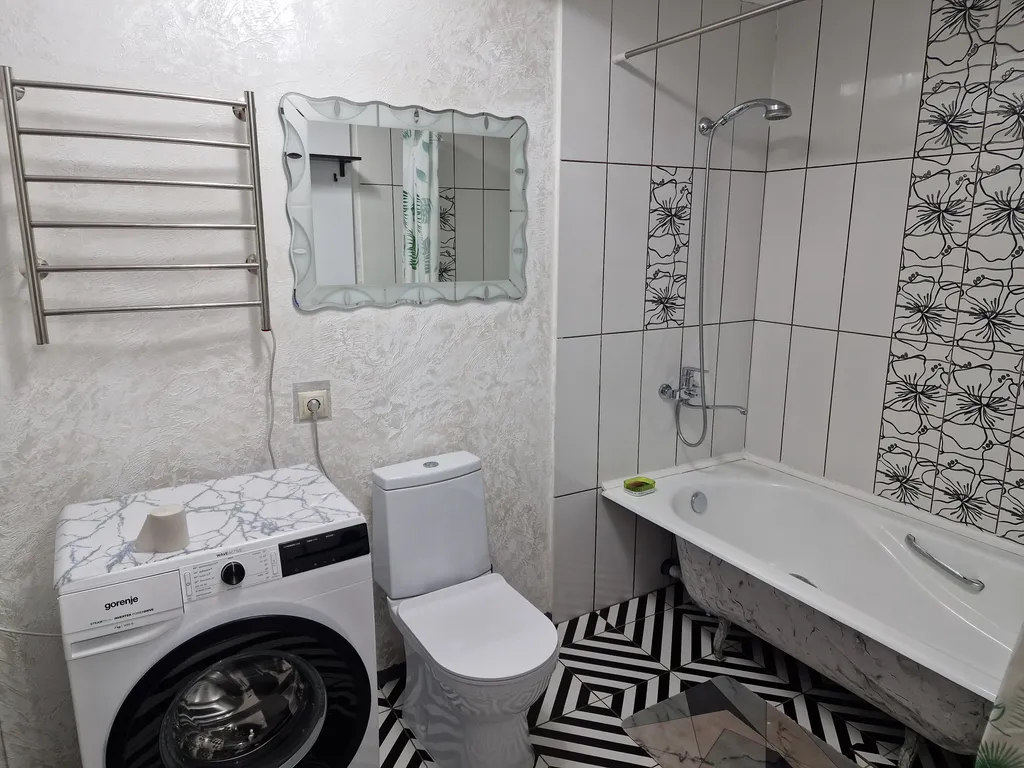 Квартира двухкомнатная в Куйбышевском, 47 м², Иркутск — ванная комната, фото 2