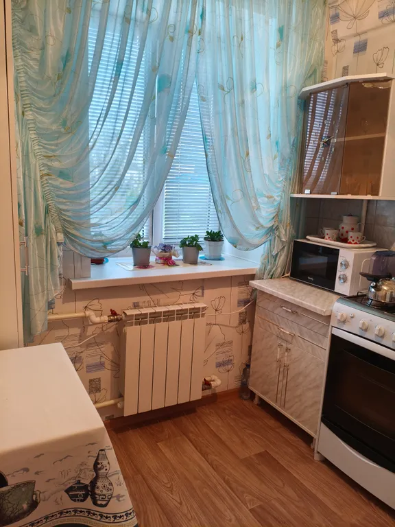 Квартира однокомнатная на улице Космонавтове, 37 м², Дивеево — кухня