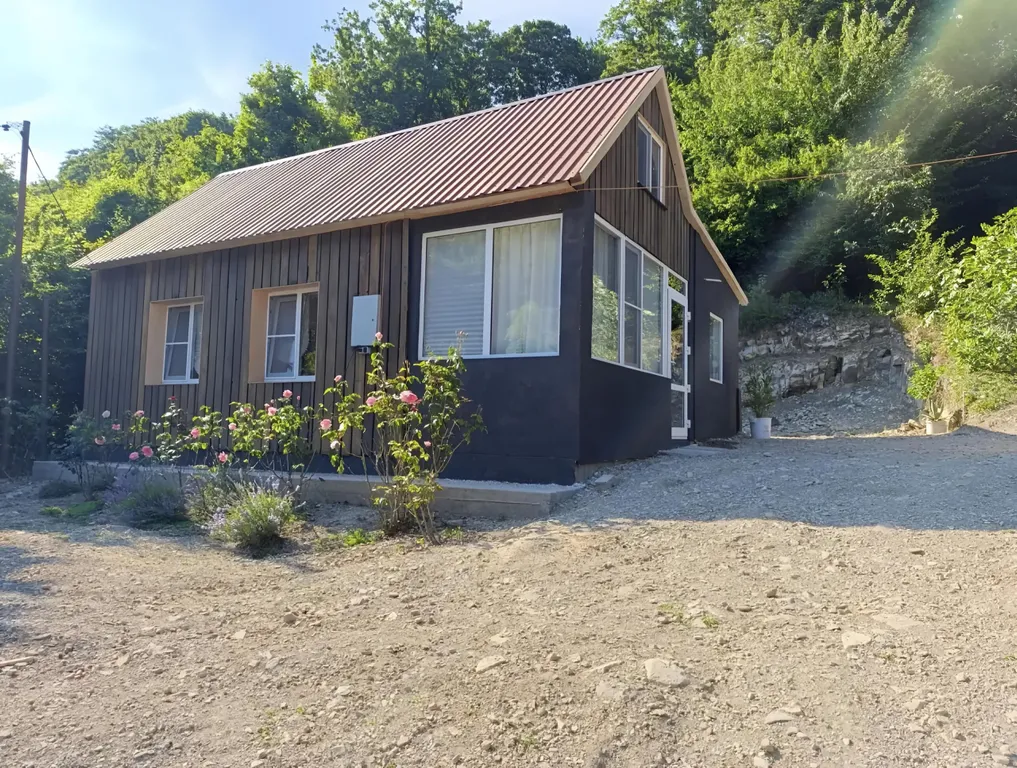Дом 4-местный на улице Ленина, 50 м², Лермонтово — двор, фото 6