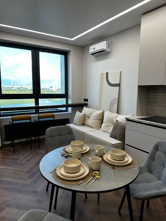 Апартаменты однокомнатные в Ново-Савиновском, 45 м², Казань — кухня, фото 2