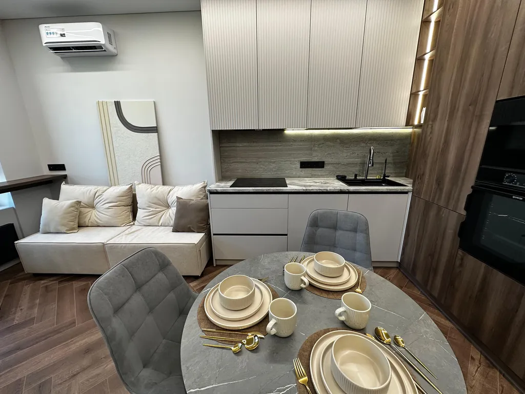 Апартаменты однокомнатные в Ново-Савиновском, 45 м², Казань — кухня, фото 5