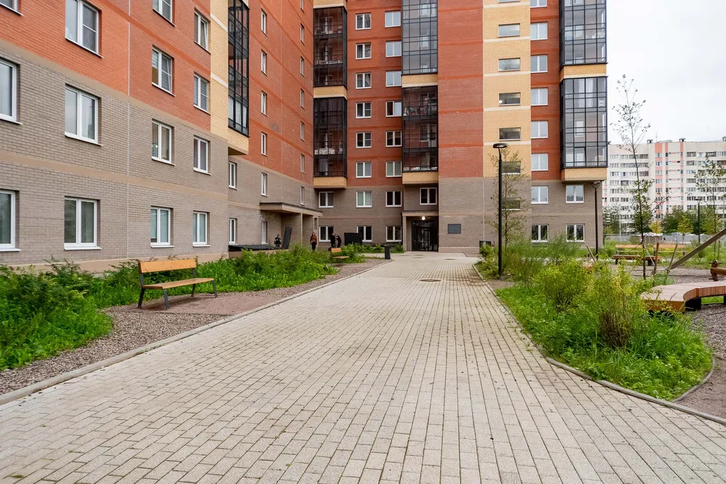 Студия однокомнатная в Колпинском, 26 м², Колпино — двор