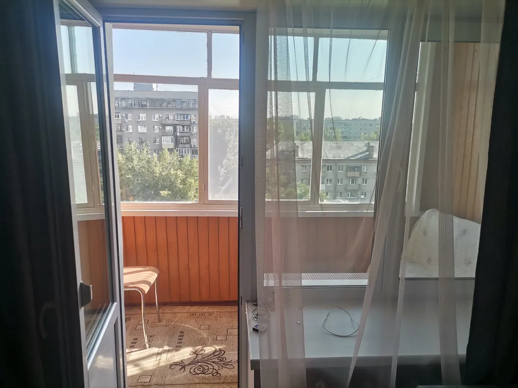 Квартира двухкомнатная на улице Республики, 54 м², Тюмень — вид из окна