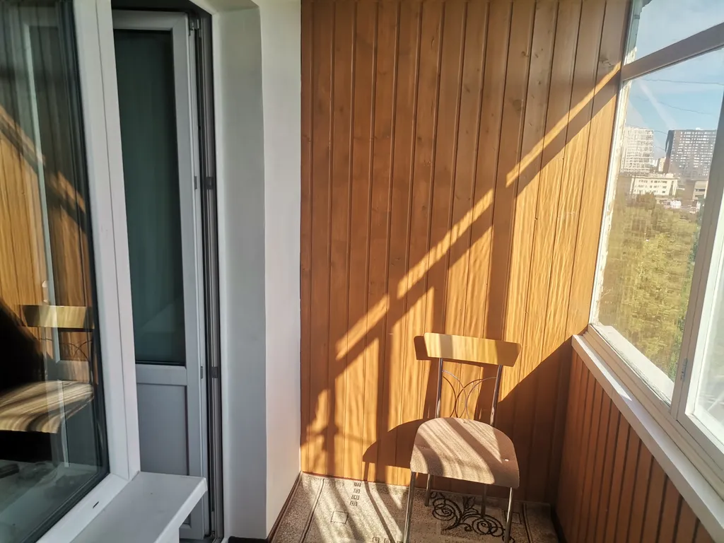 Квартира двухкомнатная на улице Республики, 54 м², Тюмень — фото 14