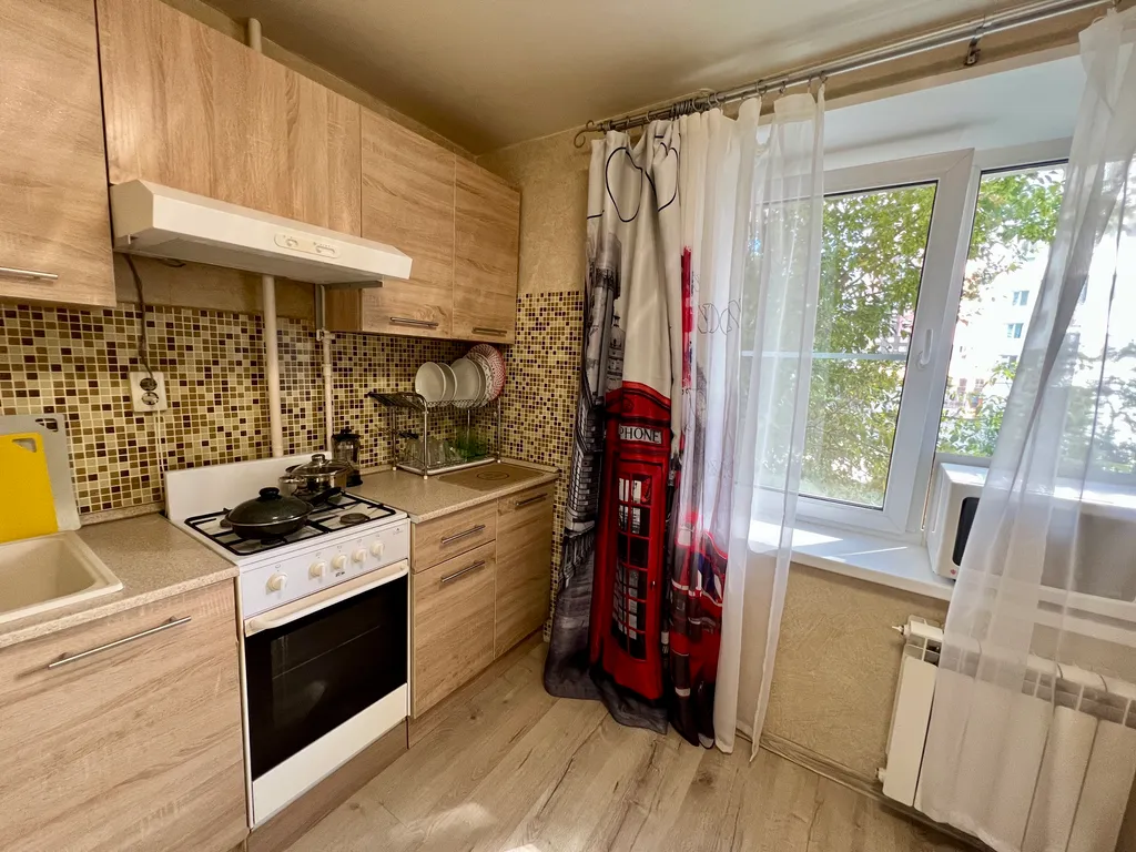 Квартира однокомнатная у Горьковской, в Кузнечихе, 32 м², Нижний Новгород — кухня, фото 2