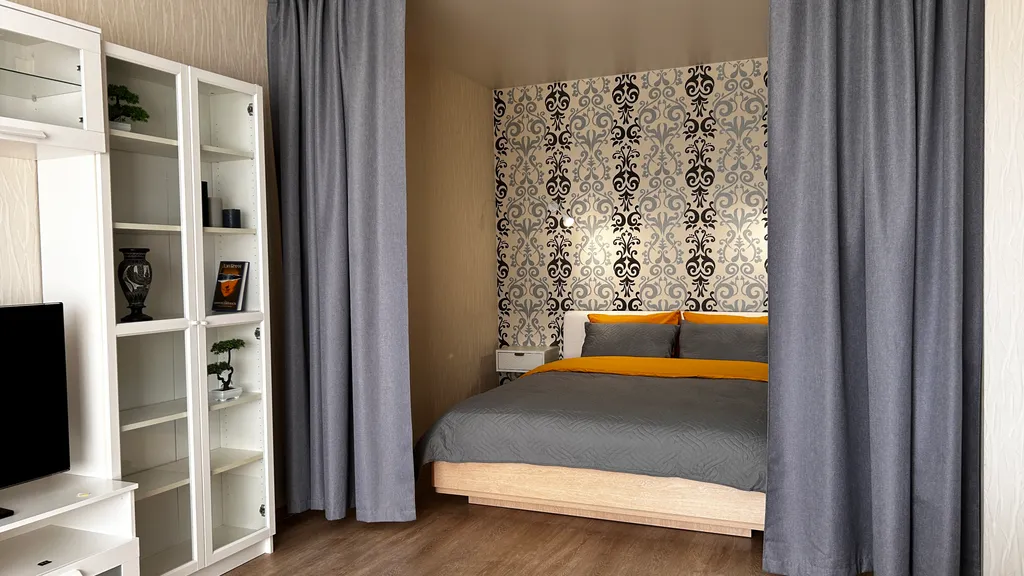 Квартира однокомнатная в Железнодорожном, 43 м², Самара — спальня, фото 2