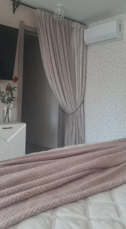 Квартира однокомнатная на улице Октябрьской, 70 м², Арзамас — спальня, фото 4