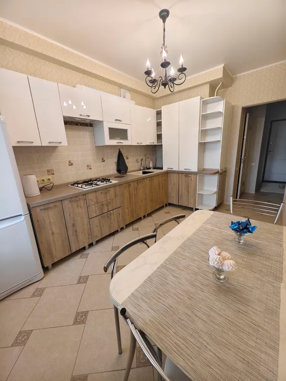 Квартира однокомнатная на улице Генерала Паскевича, 45 м², Смоленск — кухня