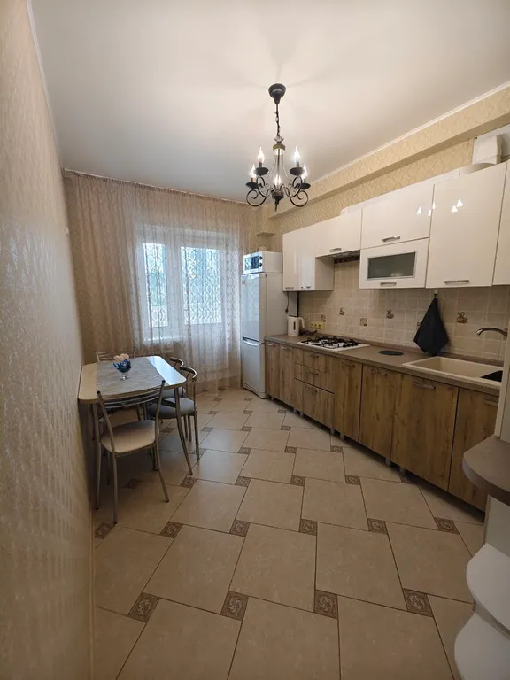Квартира однокомнатная на улице Генерала Паскевича, 45 м², Смоленск — кухня, фото 2