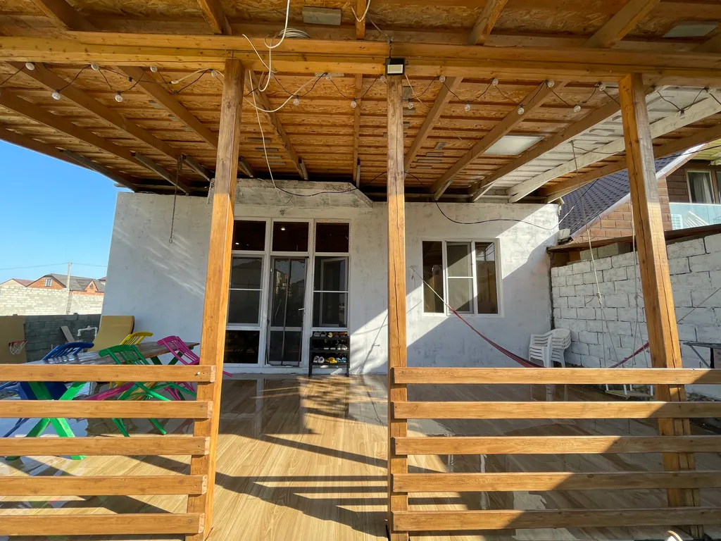 Домик с террасой