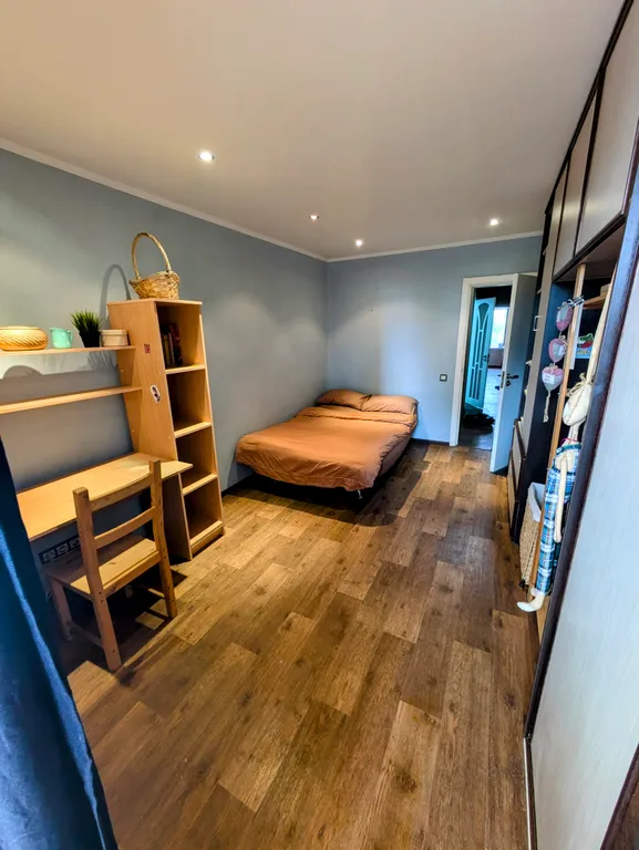 Квартира трёхкомнатная в Самарском, 90 м², Самара — спальня, фото 7