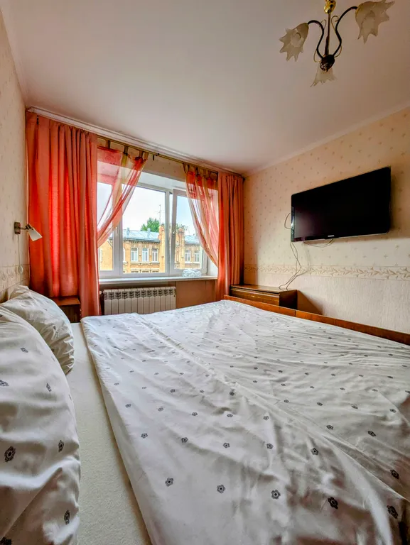 Квартира трёхкомнатная в Самарском, 90 м², Самара — спальня, фото 4