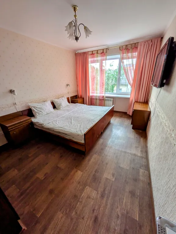 Квартира трёхкомнатная в Самарском, 90 м², Самара — спальня, фото 5