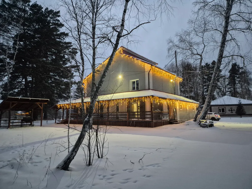 Дом с баней и бассейном