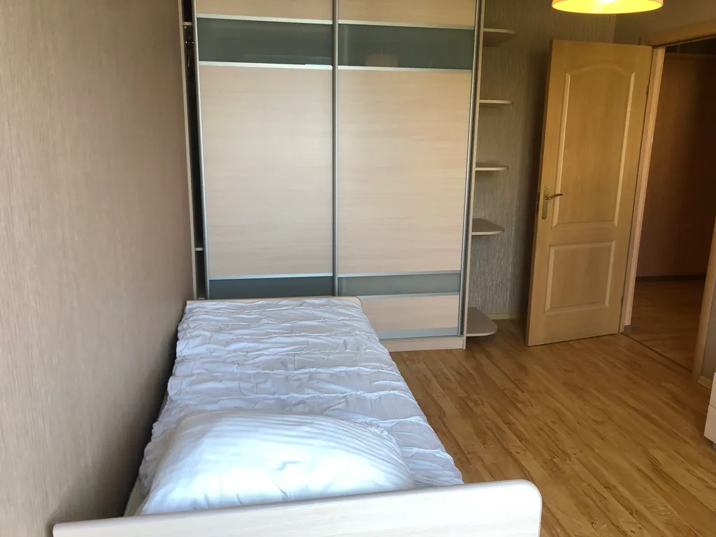 Квартира трёхкомнатная в Ленинградском, 68 м², Калининград — фото 10