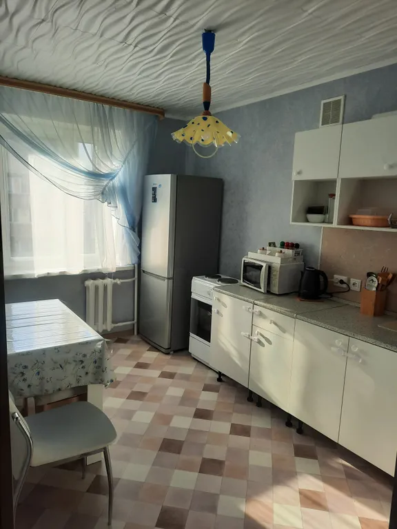 Квартира двухкомнатная на улице Новой, 60 м², Серпухов — кухня