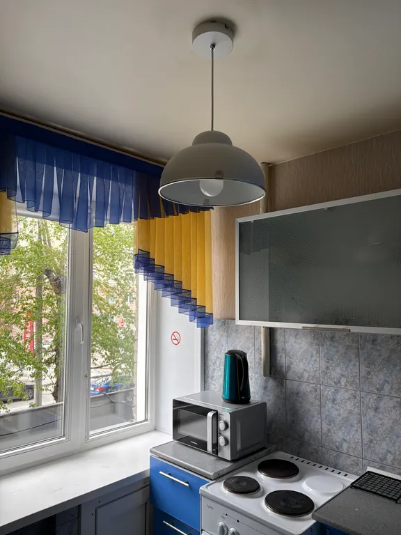 Квартира двухкомнатная у Красного проспекта, в Заельцовском, 40 м², Новосибирск — кухня, фото 3