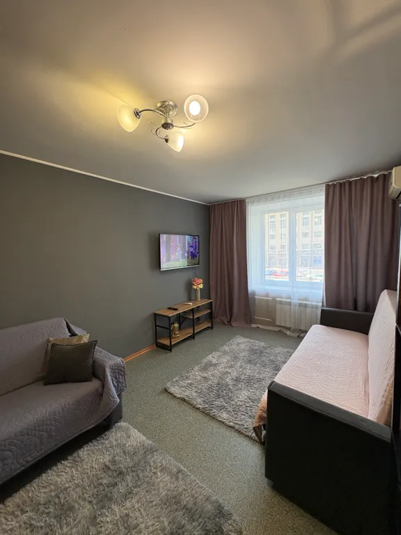 Квартира двухкомнатная у Красного проспекта, в Заельцовском, 40 м², Новосибирск — спальня, фото 7