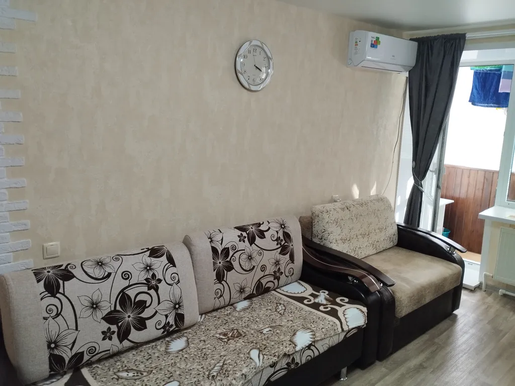 Квартира однокомнатная на улице Изыскателее, 35 м², Мензелинск — спальня, фото 2