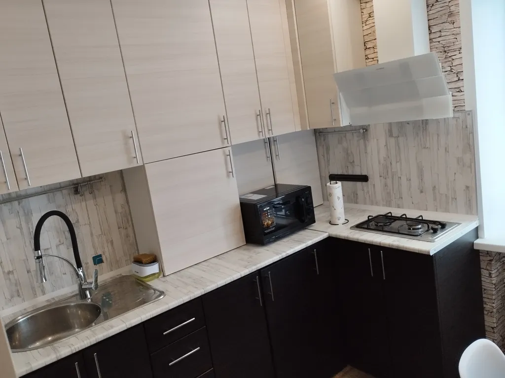 Квартира однокомнатная на улице Изыскателее, 35 м², Мензелинск — кухня, фото 2