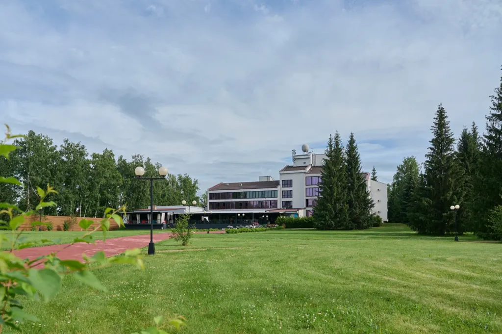 Югославский — номер