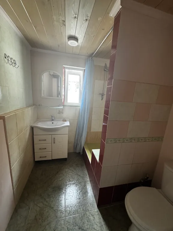 Квартира трёхкомнатная на улице Нагорной, 100 м², Ялта — фото 11