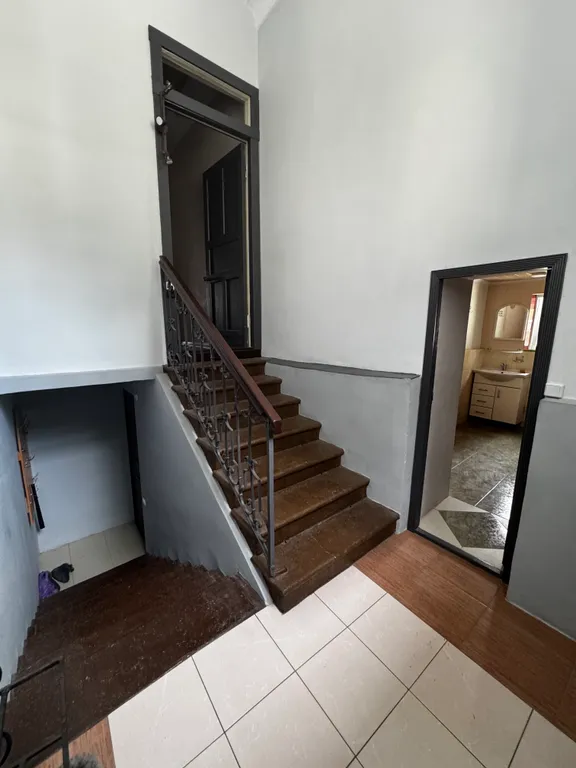 Квартира трёхкомнатная на улице Нагорной, 100 м², Ялта — фото 20