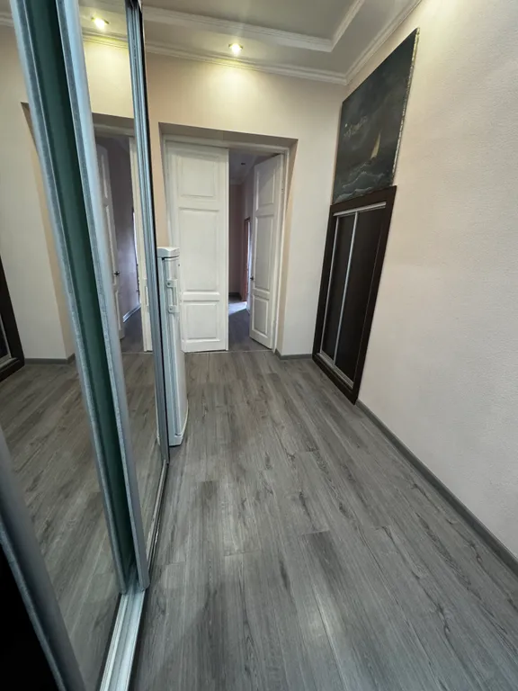 Квартира трёхкомнатная на улице Нагорной, 100 м², Ялта — фото 8
