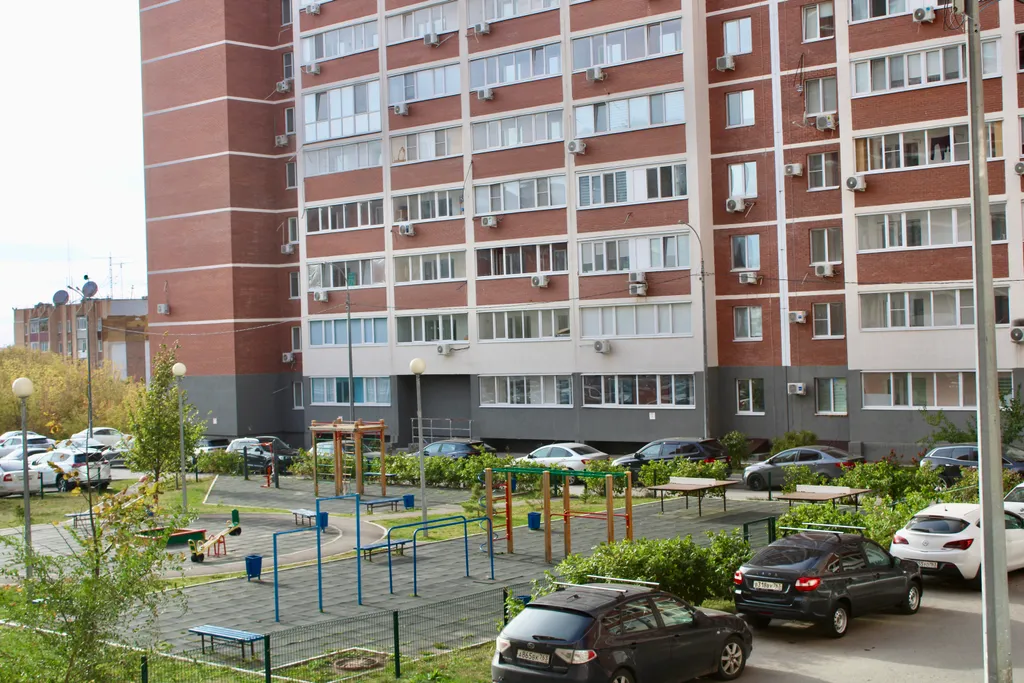 Студия однокомнатная в Октябрьском, 43 м², Самара — двор