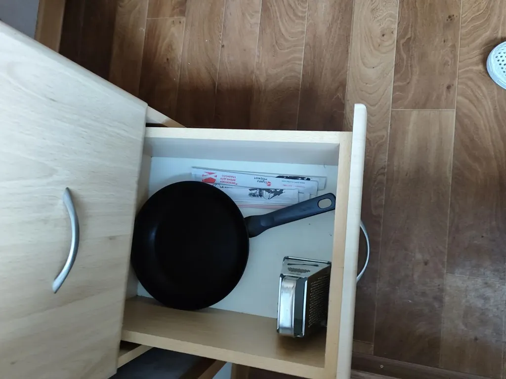 Квартира однокомнатная на улице Софьи Перовской, 30 м², Мурманск — кухня, фото 10