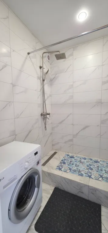 Квартира двухкомнатная на улице Ткачёва, 75 м², Ростов-на-Дону — ванная комната