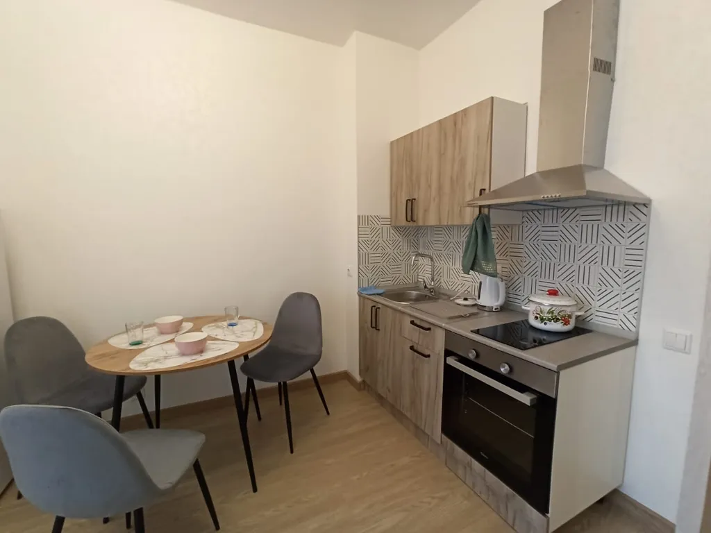Квартира однокомнатная в Советском, 37 м², Красноярск — кухня, фото 3