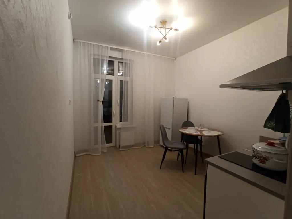 Квартира однокомнатная в Советском, 37 м², Красноярск — кухня, фото 4