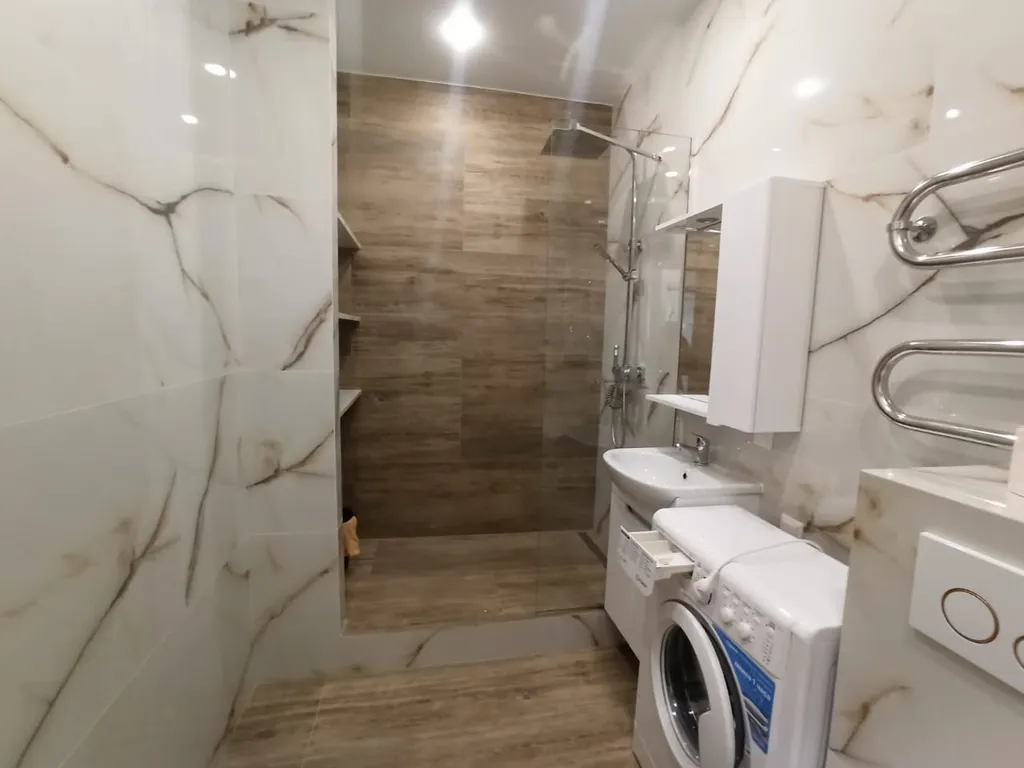 Квартира однокомнатная в Советском, 37 м², Красноярск — ванная комната, фото 2