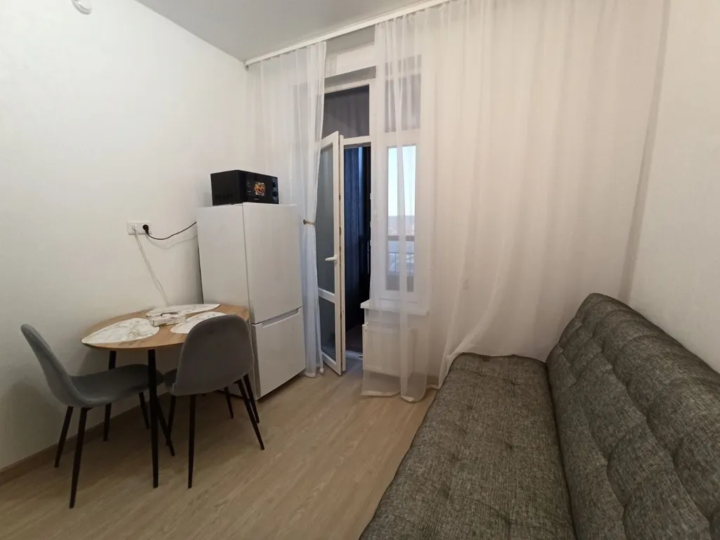 Квартира однокомнатная в Советском, 37 м², Красноярск — спальня, фото 6